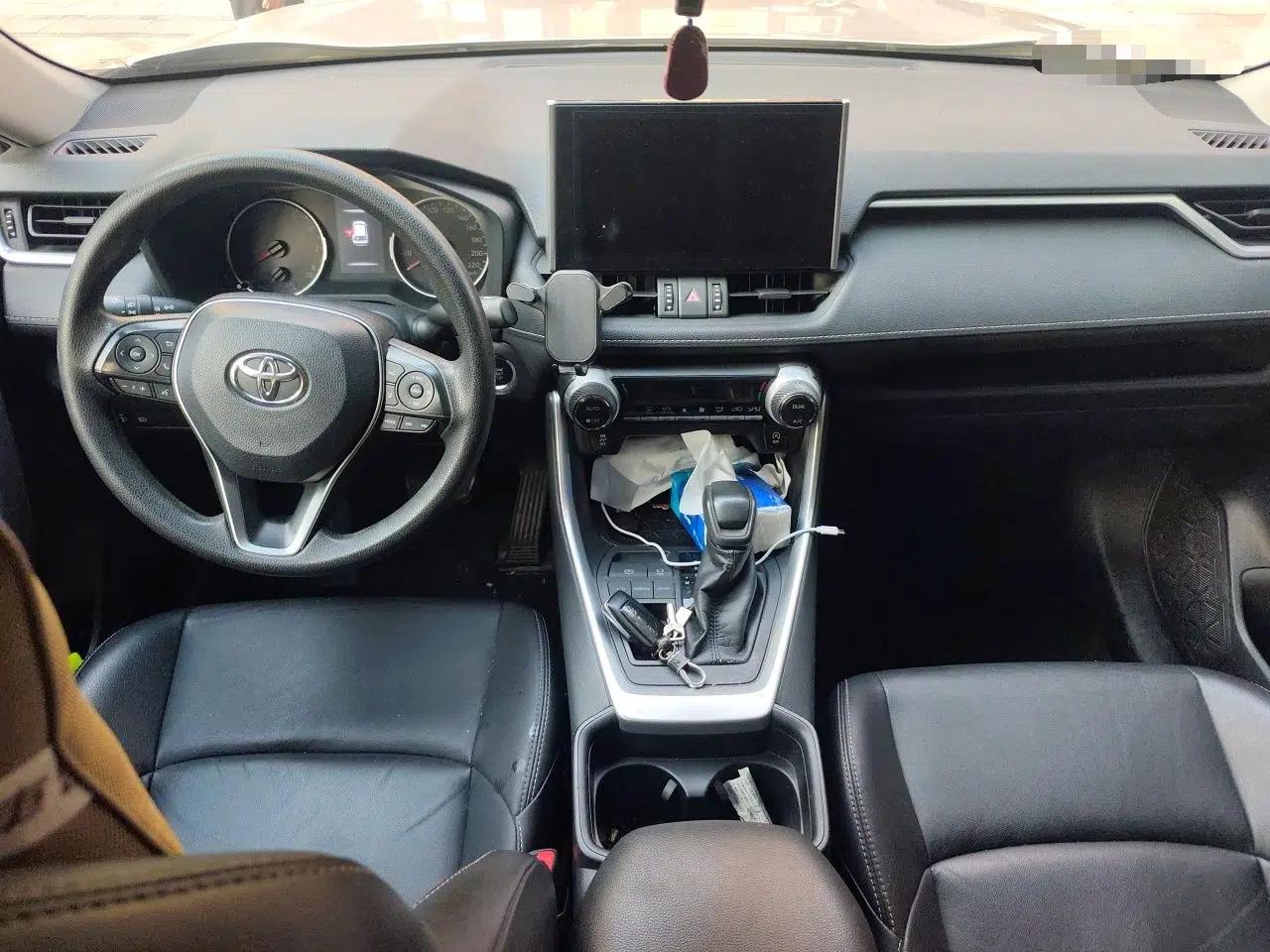 Toyota Wildlander 2020 2.0L CVT Two-Wheel Drive Luxury Edition — миниатюра 9