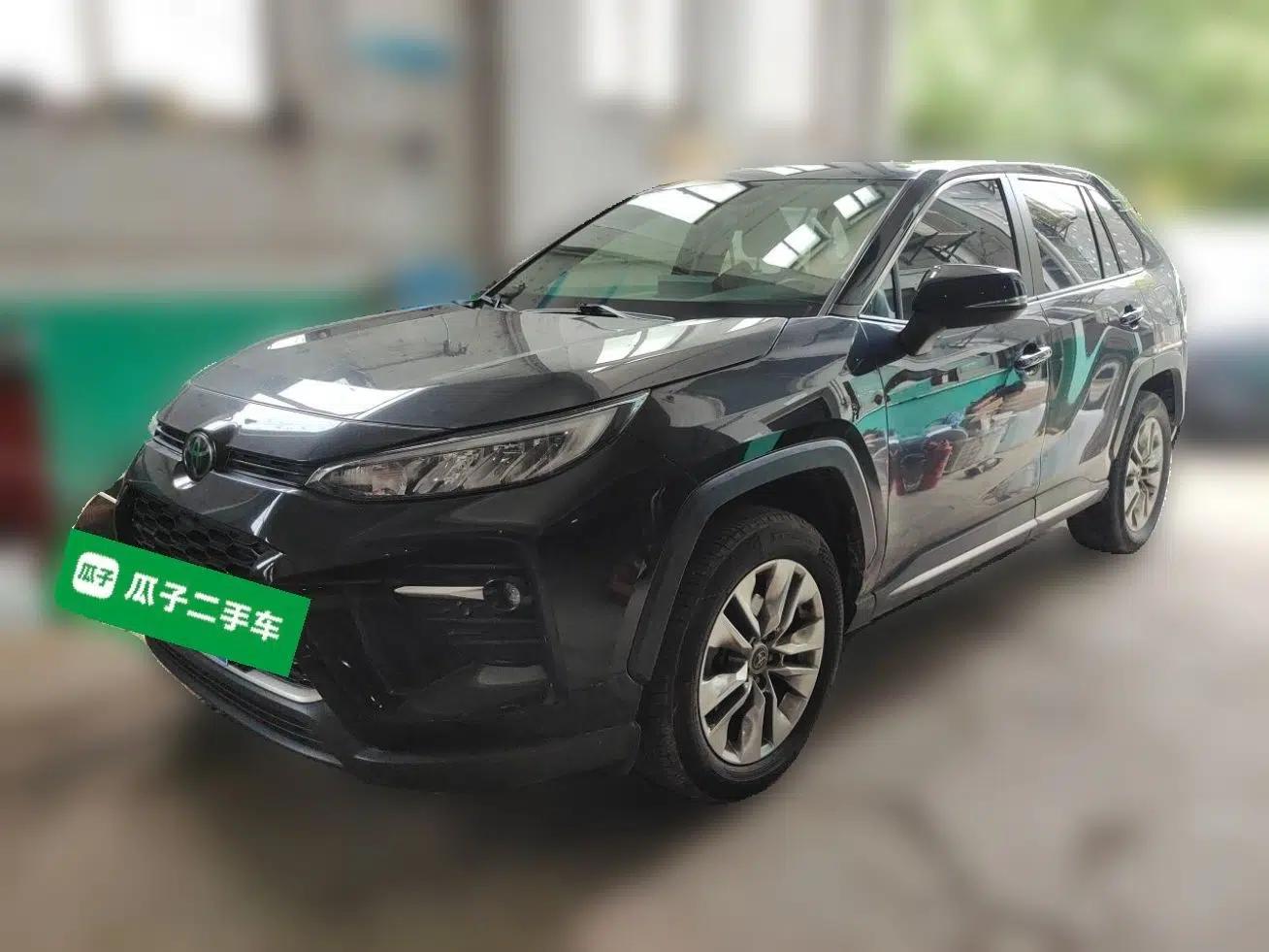 Toyota Wildlander 2020 2.0L CVT 4x4 Luxury Edition — миниатюра 1
