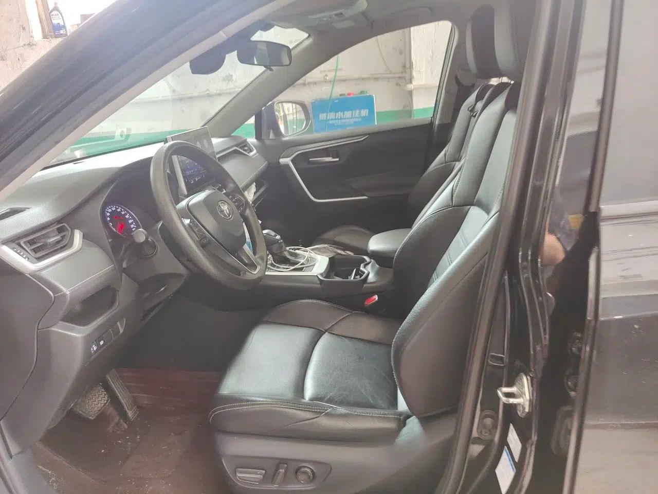 Toyota Wildlander 2020 2.0L CVT 4x4 Luxury Edition — миниатюра 15