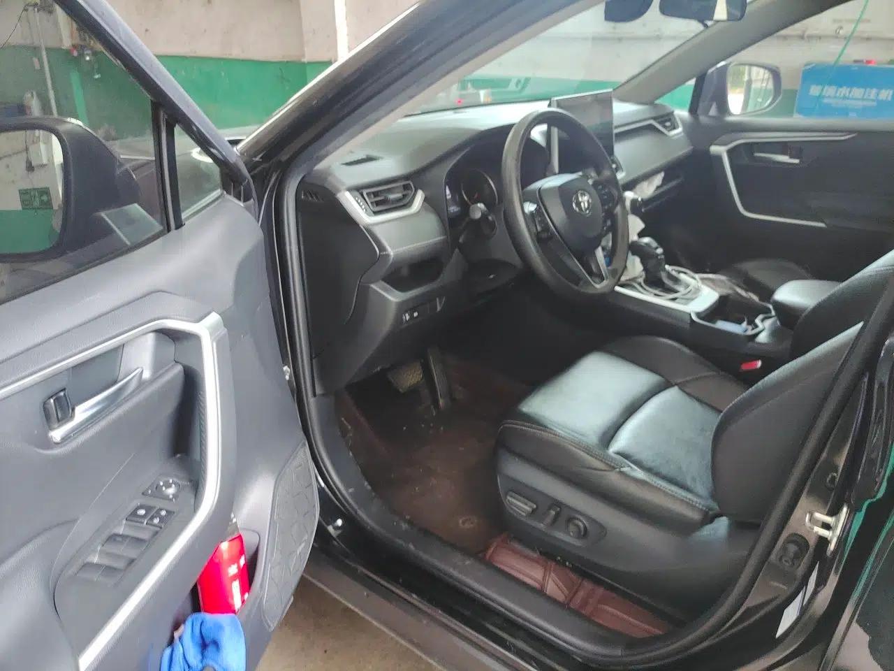 Toyota Wildlander 2020 2.0L CVT 4x4 Luxury Edition — миниатюра 16