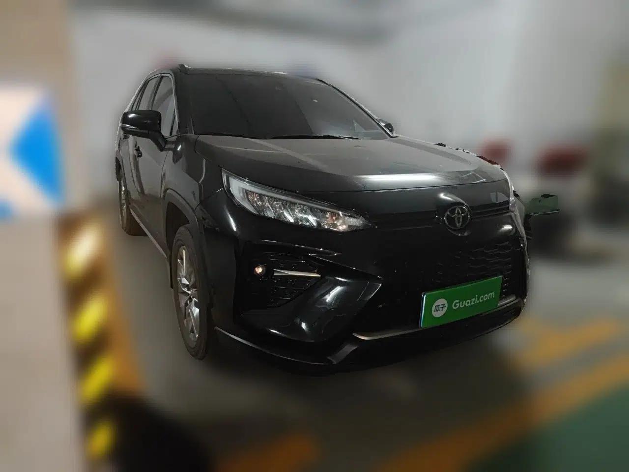 Toyota Wildlander 2022 2.0L CVT Two-Wheel Drive Luxury PLUS Edition — миниатюра 3