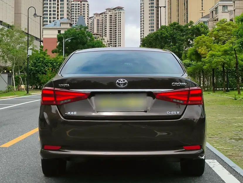 Toyota Crown 2015 2.0T Fashion Edition — миниатюра 12
