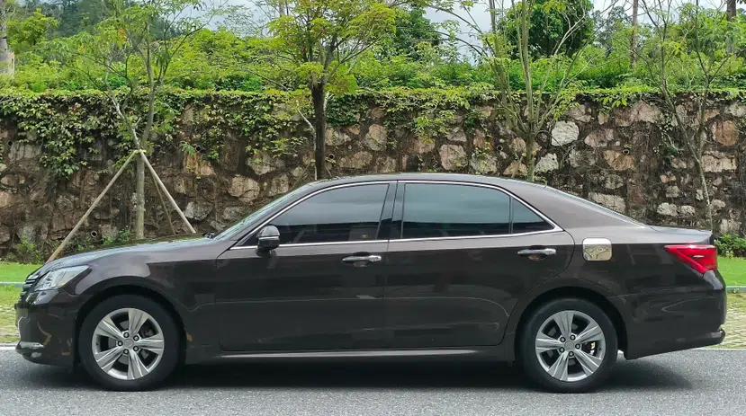 Toyota Crown 2015 2.0T Fashion Edition — миниатюра 13