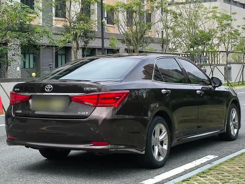 Toyota Crown 2015 2.0T Fashion Edition — миниатюра 14