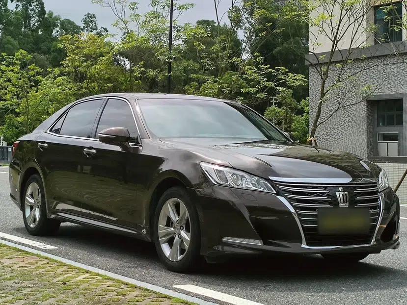Toyota Crown 2015 2.0T Fashion Edition — миниатюра 15