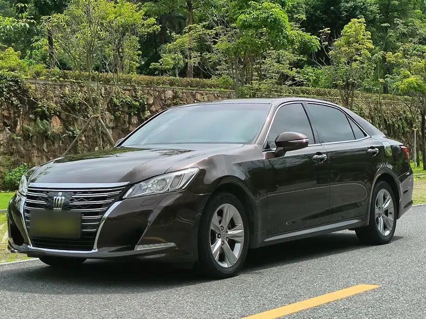 Toyota Crown 2015 2.0T Fashion Edition — миниатюра 16