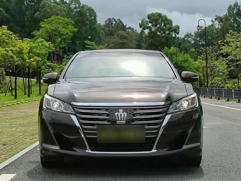 Toyota Crown 2015 2.0T Fashion Edition — миниатюра 17