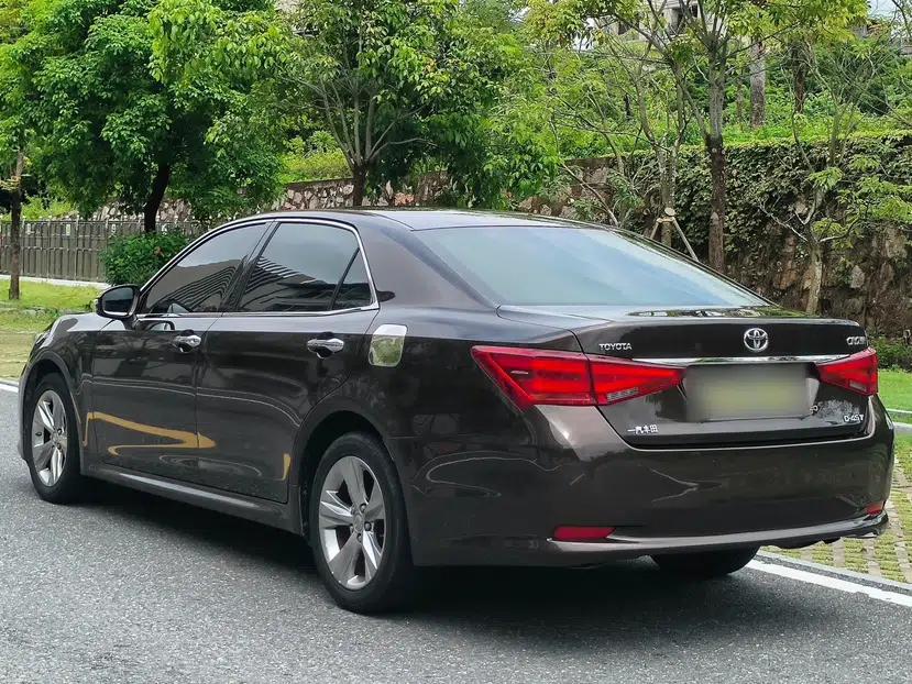 Toyota Crown 2015 2.0T Fashion Edition — миниатюра 18