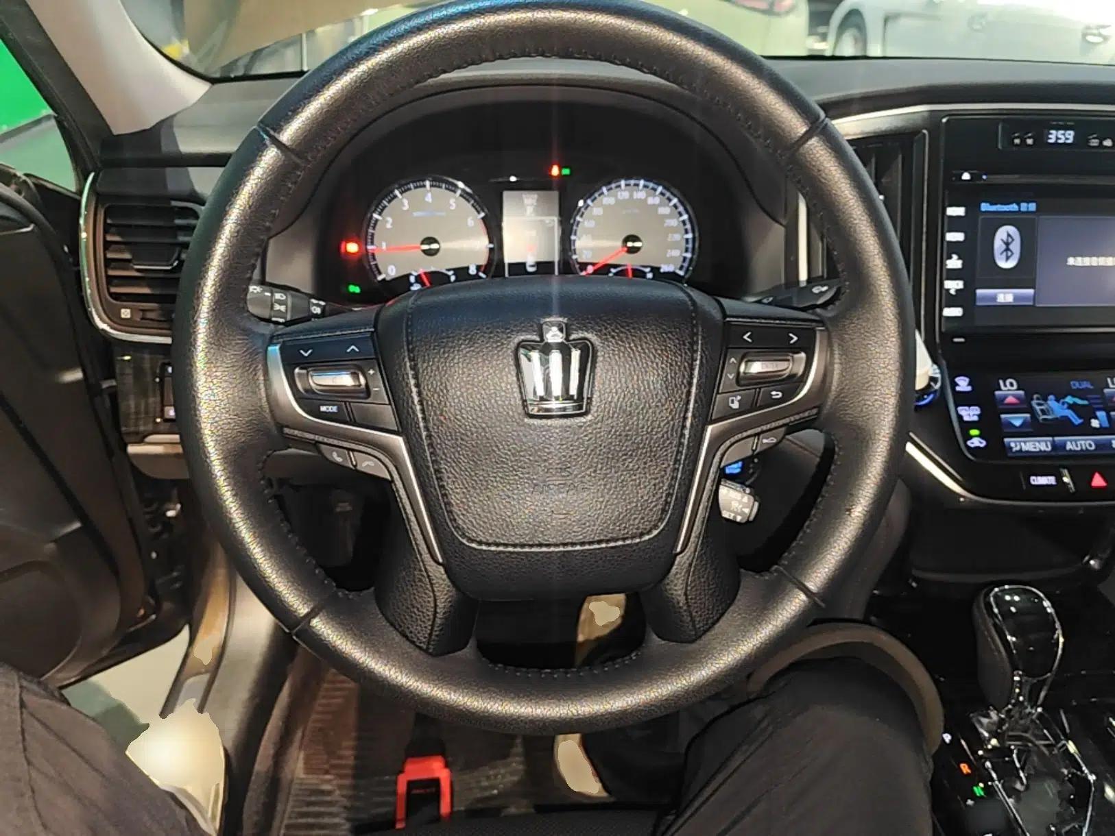 Toyota Crown 2015 2.0T Fashion Edition — миниатюра 20