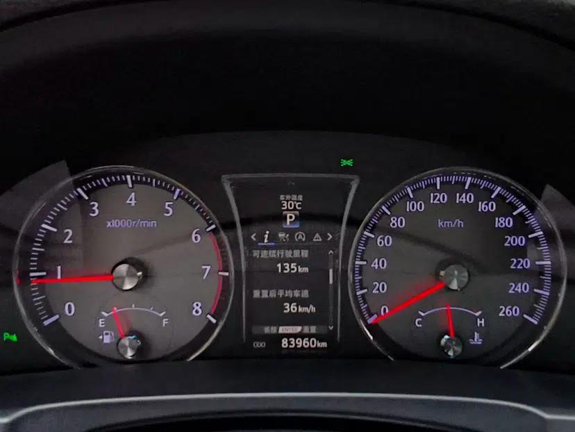 Toyota Crown 2015 2.0T Fashion Edition — миниатюра 22