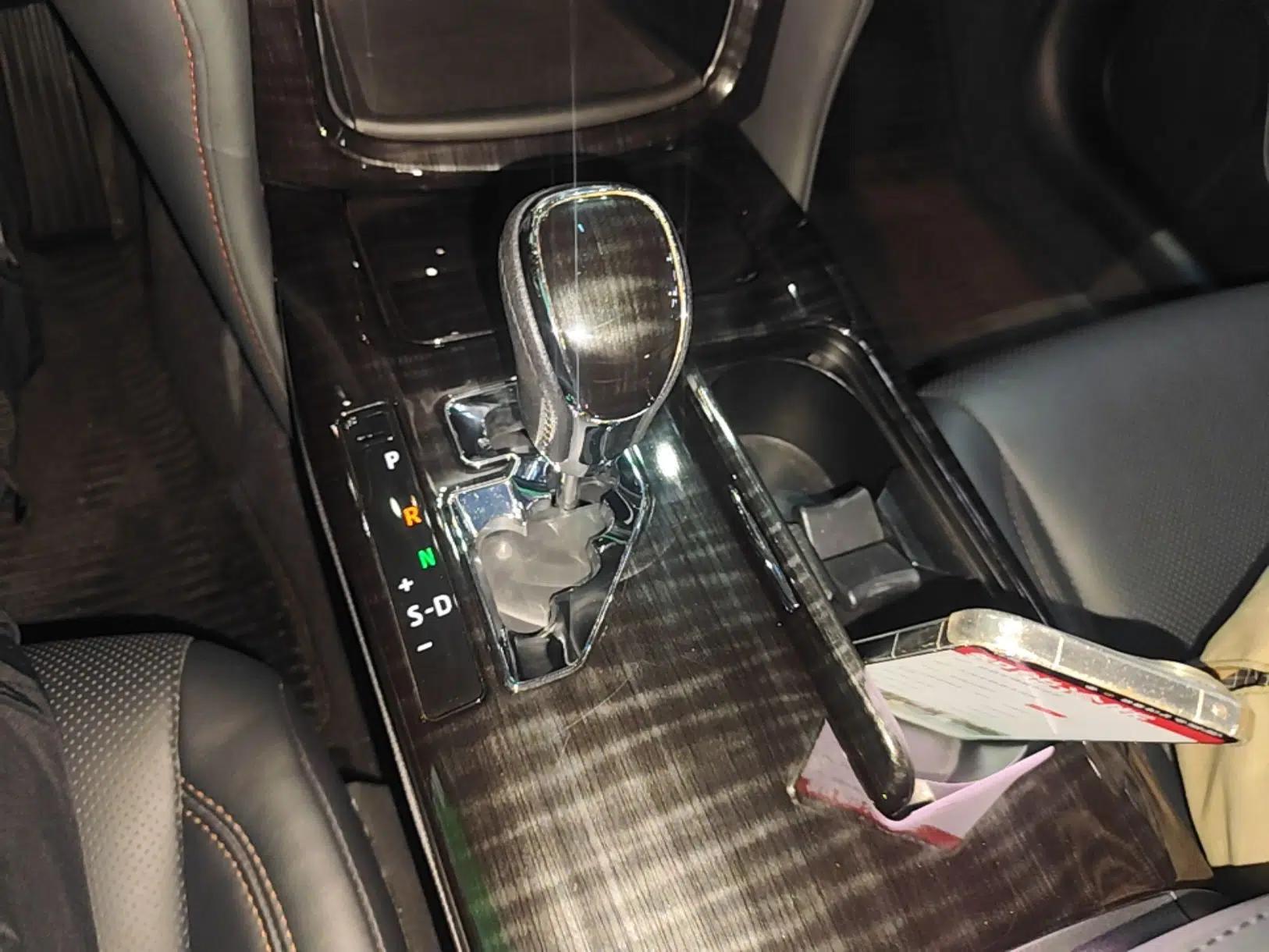 Toyota Crown 2015 2.0T Fashion Edition — миниатюра 24