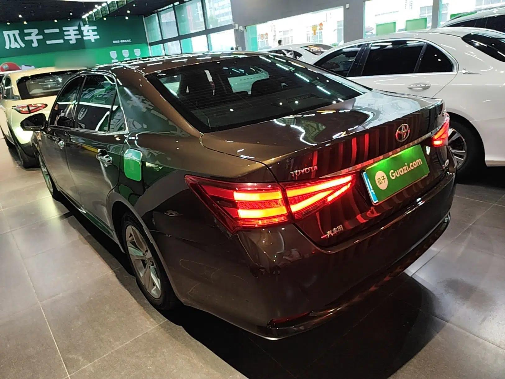 Toyota Crown 2015 2.0T Fashion Edition — миниатюра 4