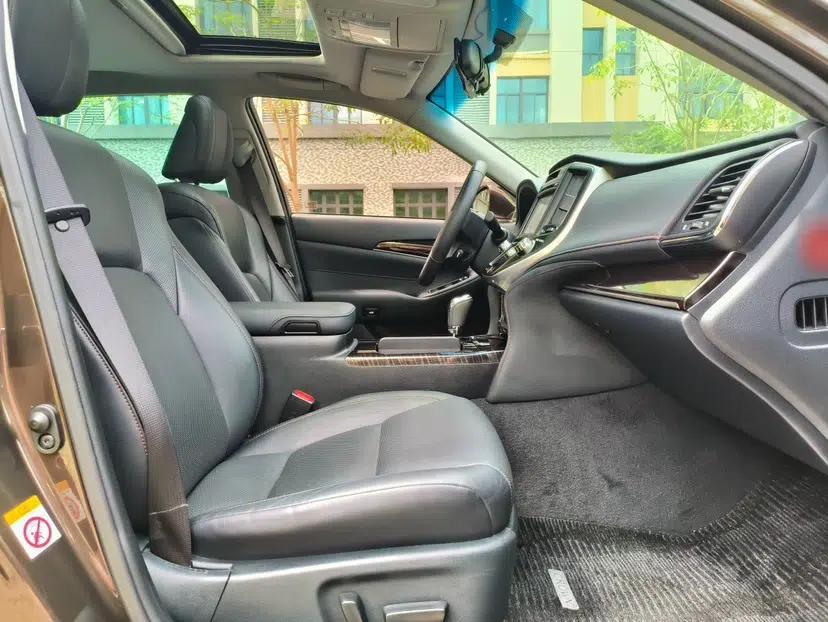 Toyota Crown 2015 2.0T Fashion Edition — миниатюра 32