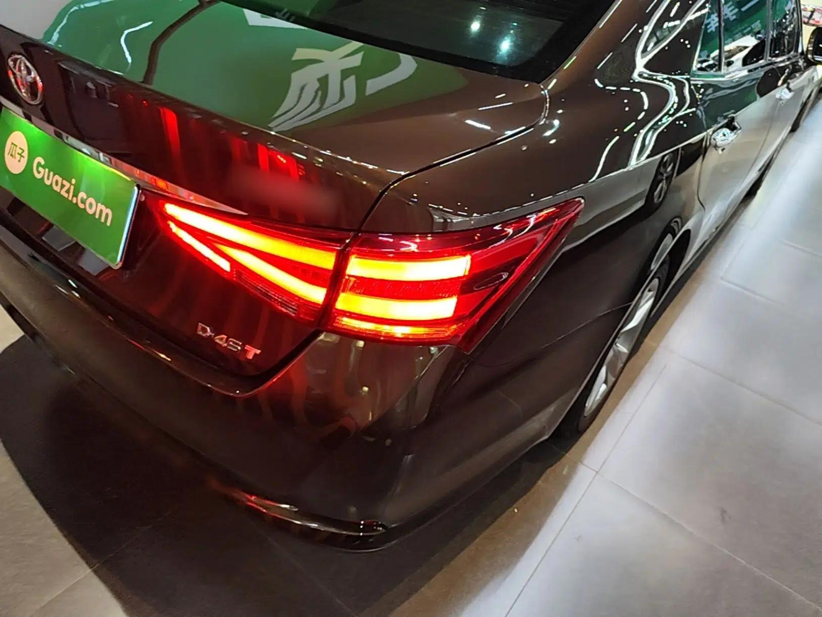 Toyota Crown 2015 2.0T Fashion Edition — миниатюра 9