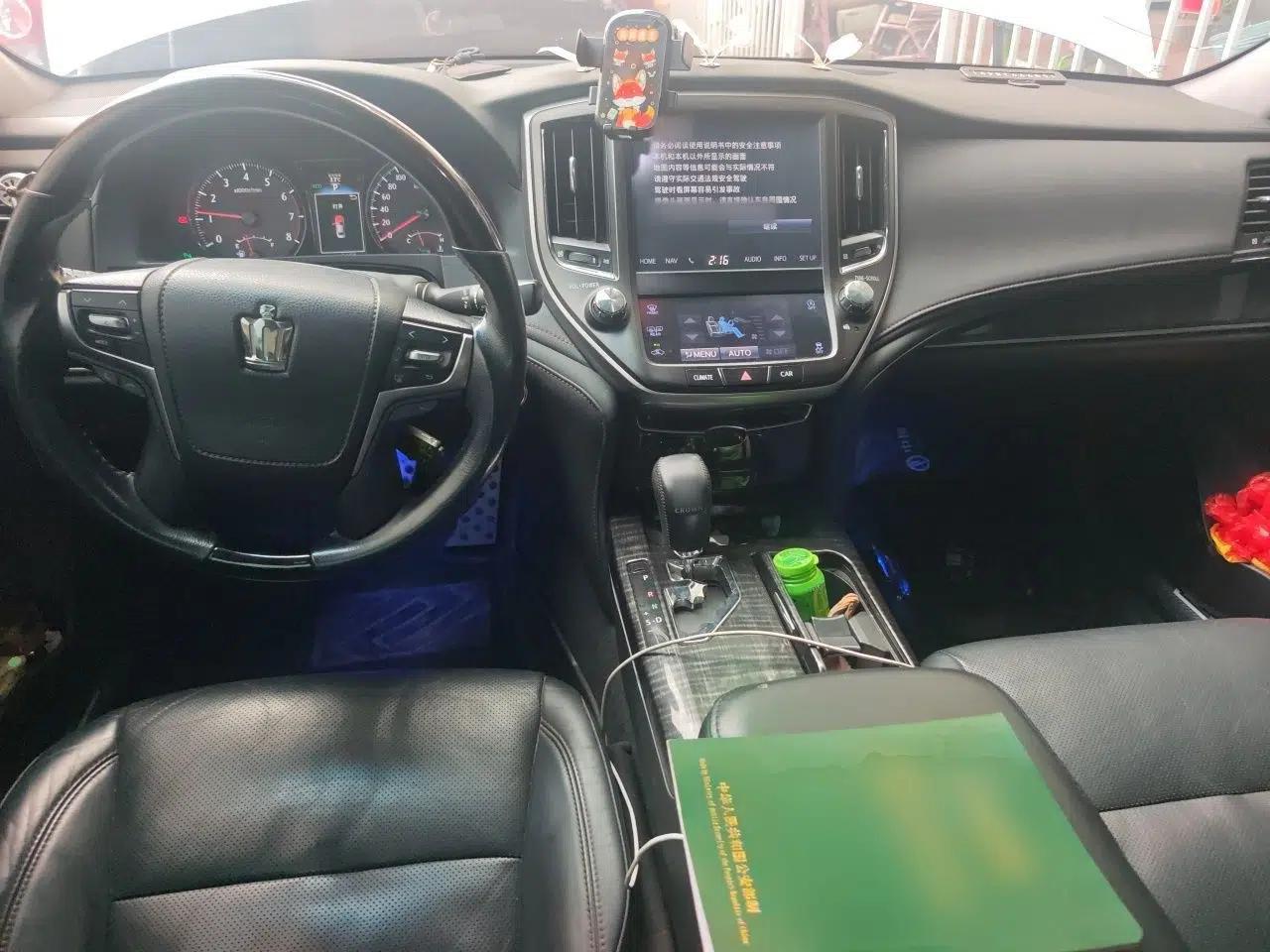 Toyota Crown 2015 2.0T Elite Edition — миниатюра 9
