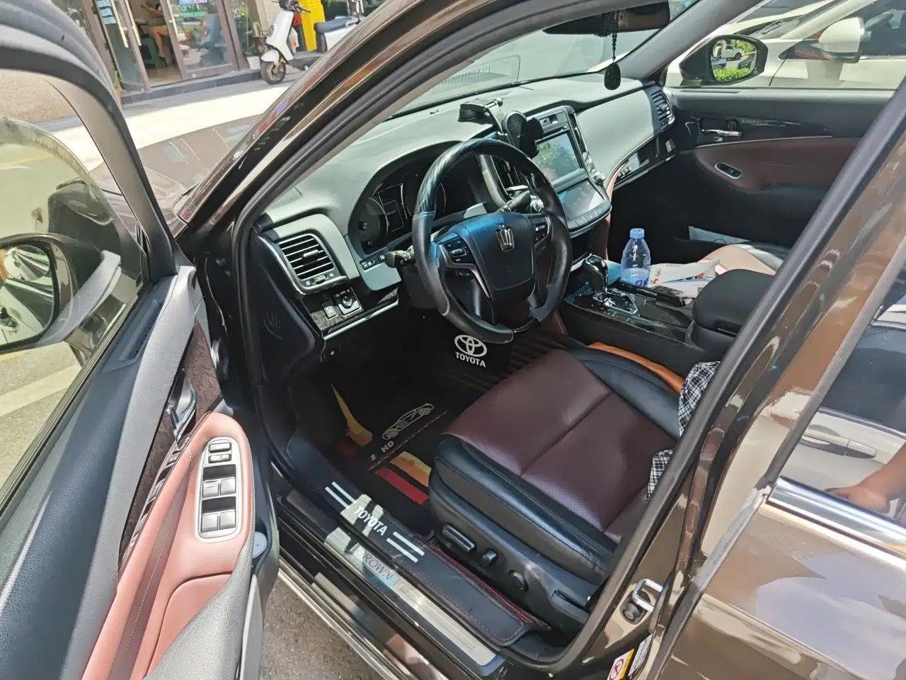 Toyota Crown 2018 2.0T Sport Edition — миниатюра 16
