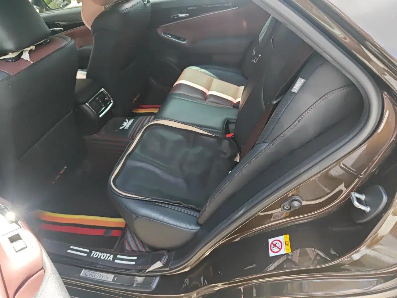Toyota Crown 2018 2.0T Sport Edition — миниатюра 17