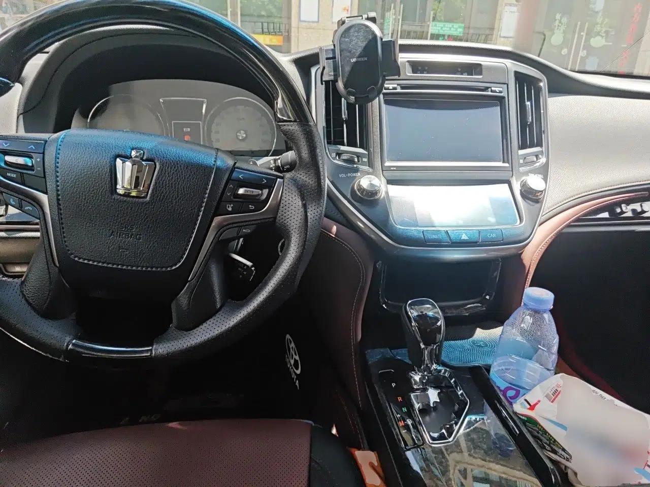 Toyota Crown 2018 2.0T Sport Edition — миниатюра 9