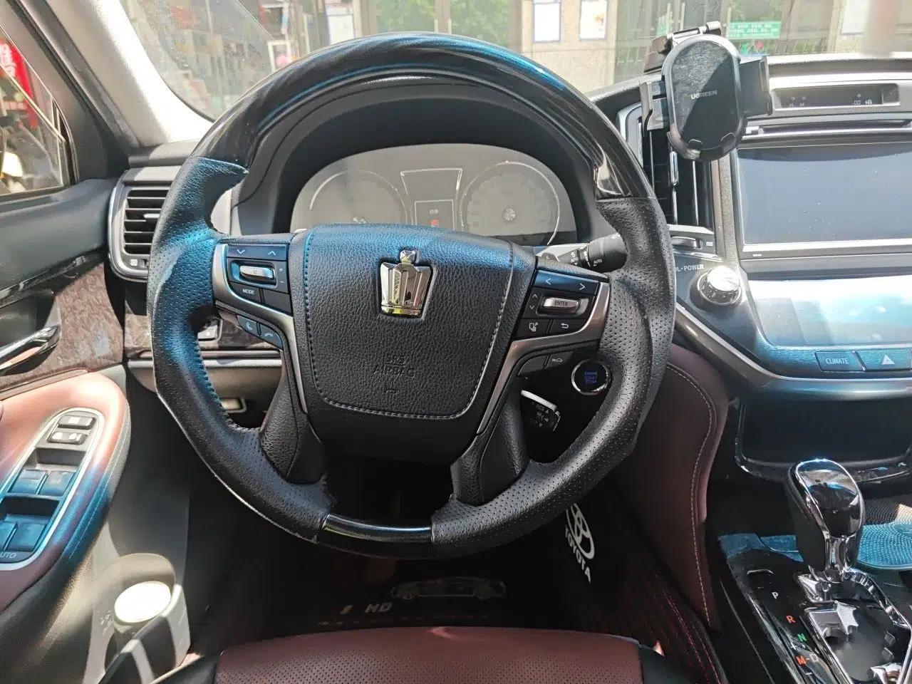 Toyota Crown 2018 2.0T Sport Edition — миниатюра 10