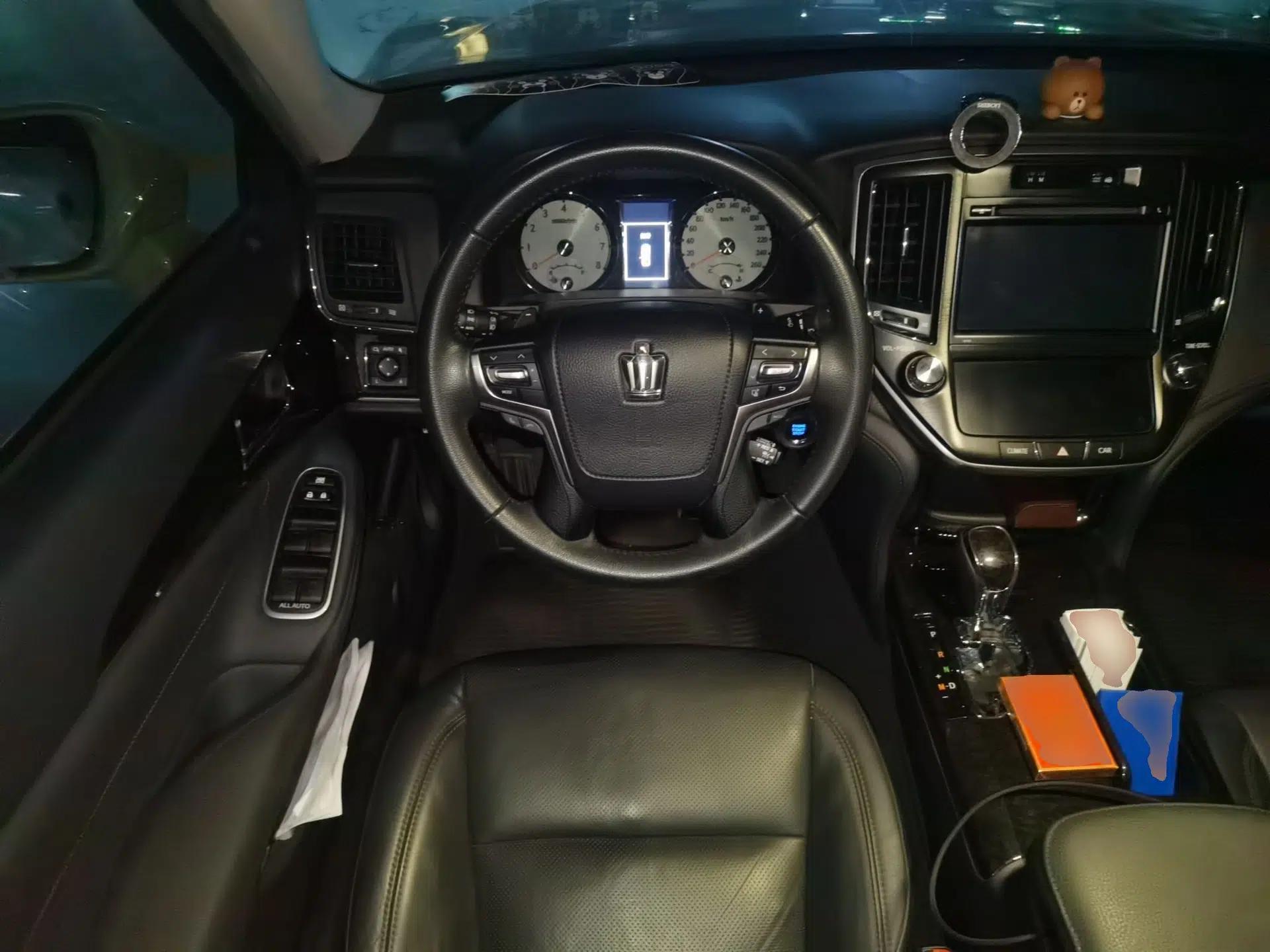 Toyota Crown 2018 2.0T Fashion Edition — миниатюра 10