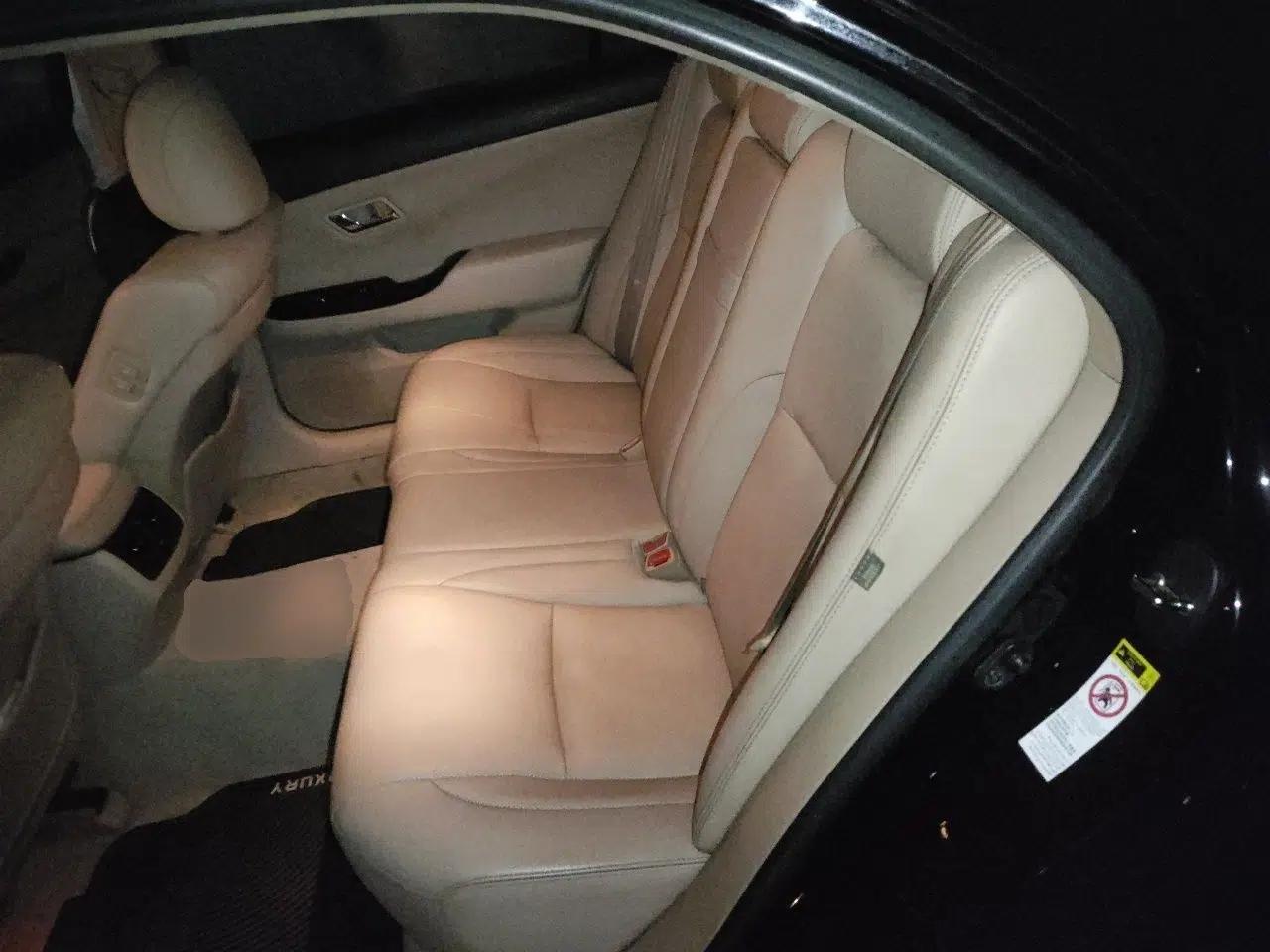 Toyota Crown 2010 2.5L Royal Leather Sunroof Edition — миниатюра 17