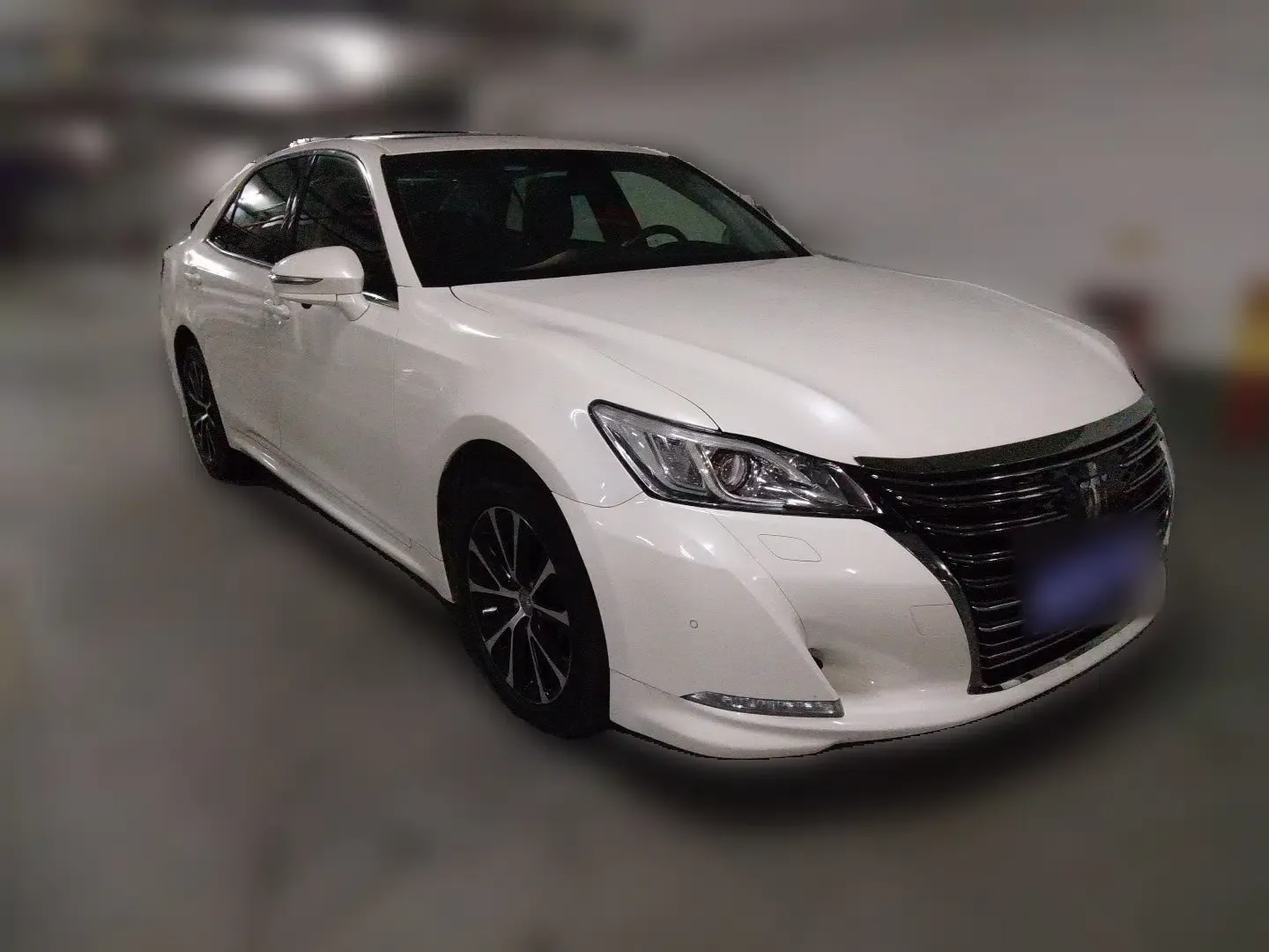 Toyota Crown 2018 2.0T Fashion Edition — миниатюра 3