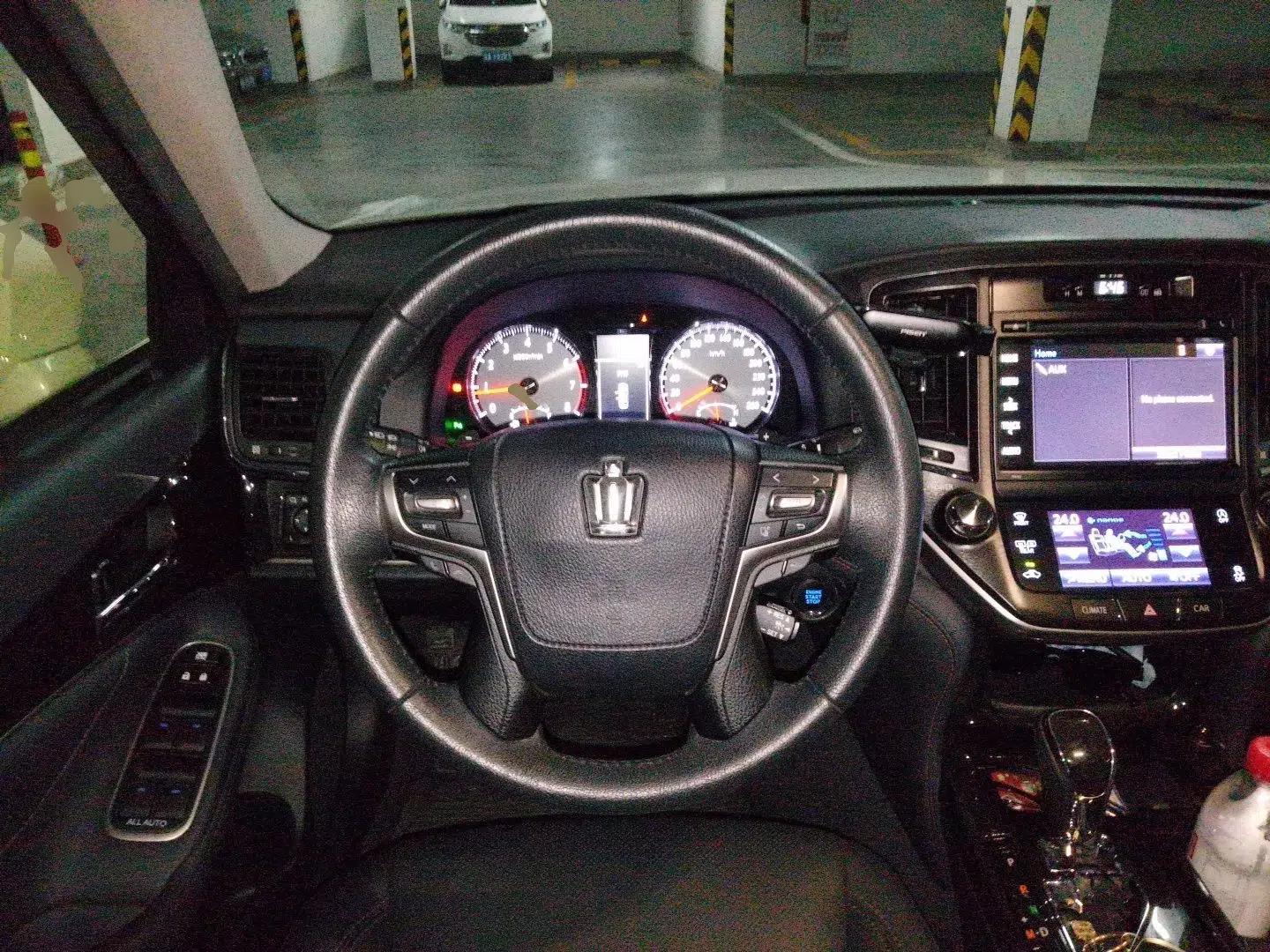 Toyota Crown 2018 2.0T Fashion Edition — миниатюра 10