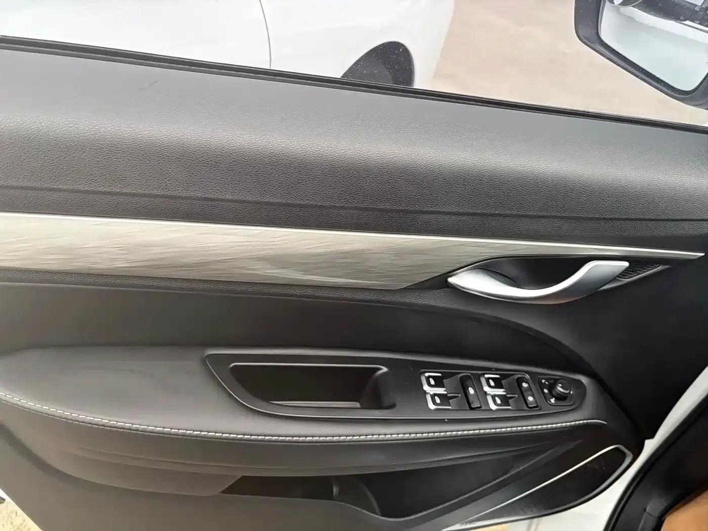 Geely Emgrand 2019 Leading Edition 1.5L CVT Asian Games Edition (National VI Emission Standard) — миниатюра 11