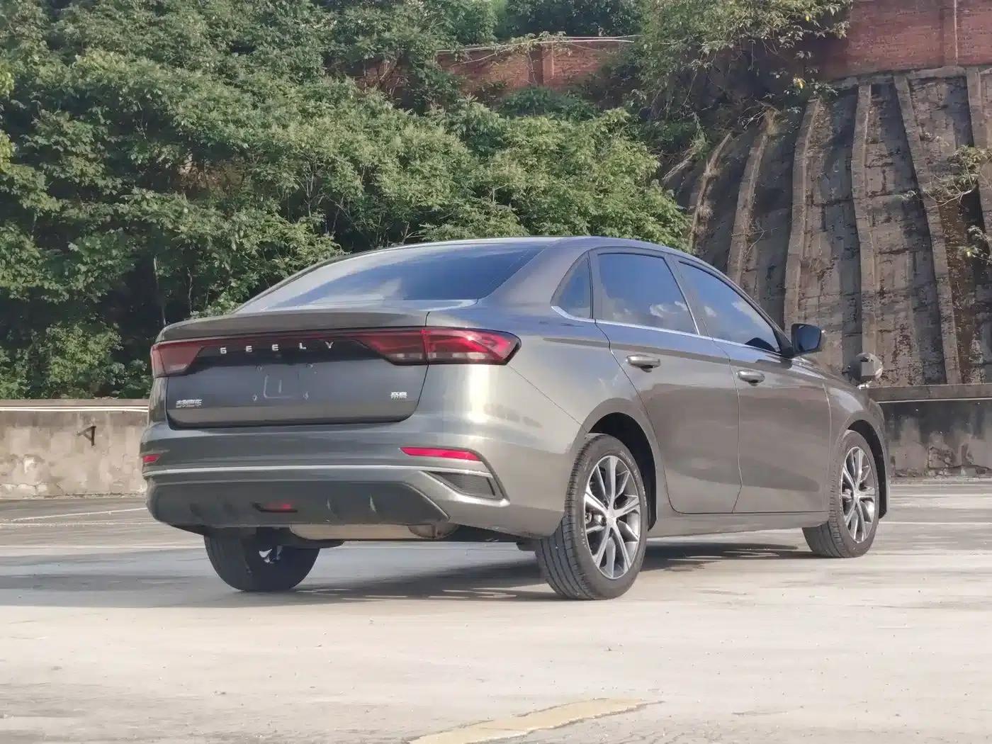 Geely Emgrand 2022 4th Generation 1.5L CVT Flagship Edition — миниатюра 3