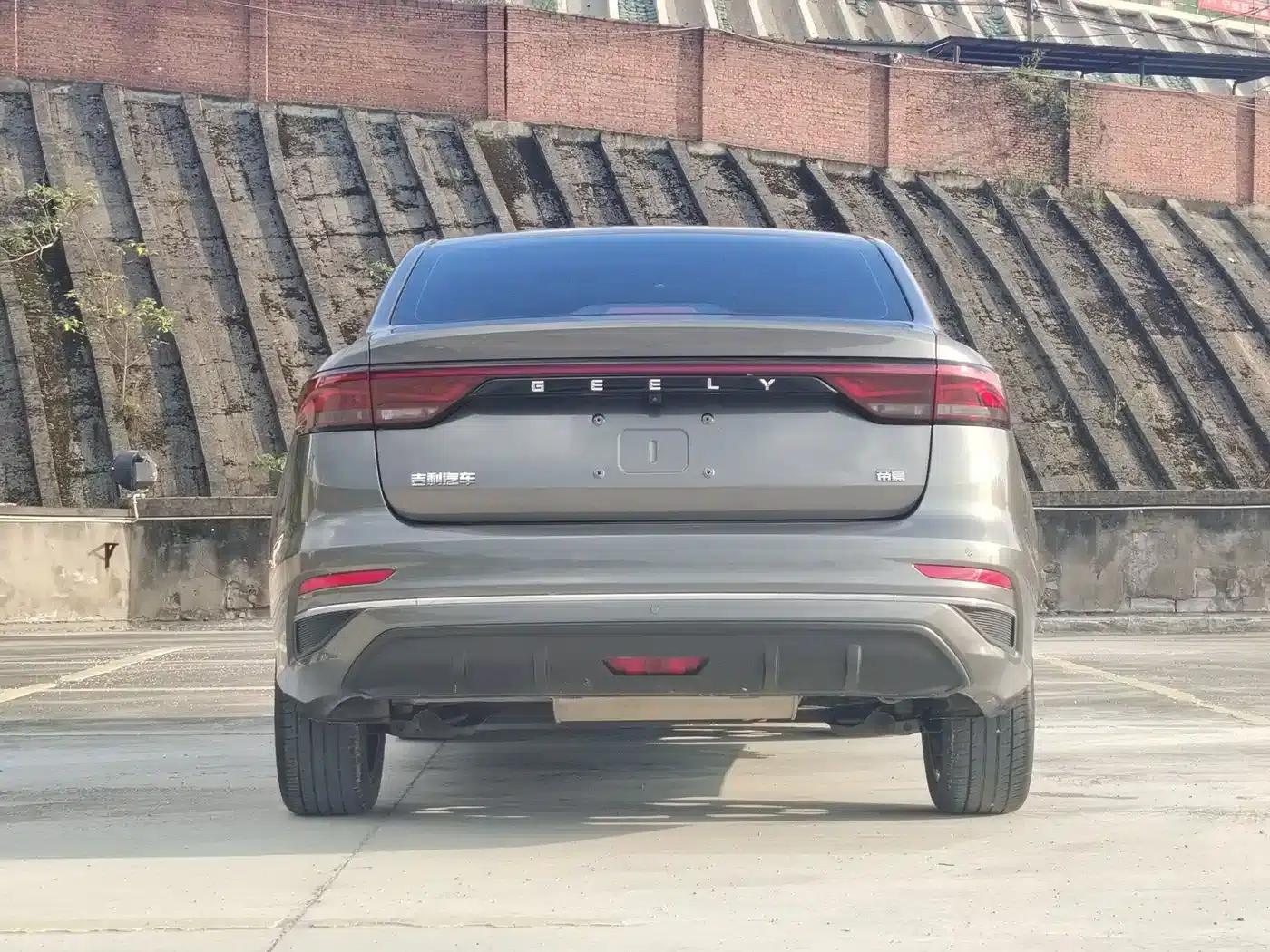 Geely Emgrand 2022 4th Generation 1.5L CVT Flagship Edition — миниатюра 4