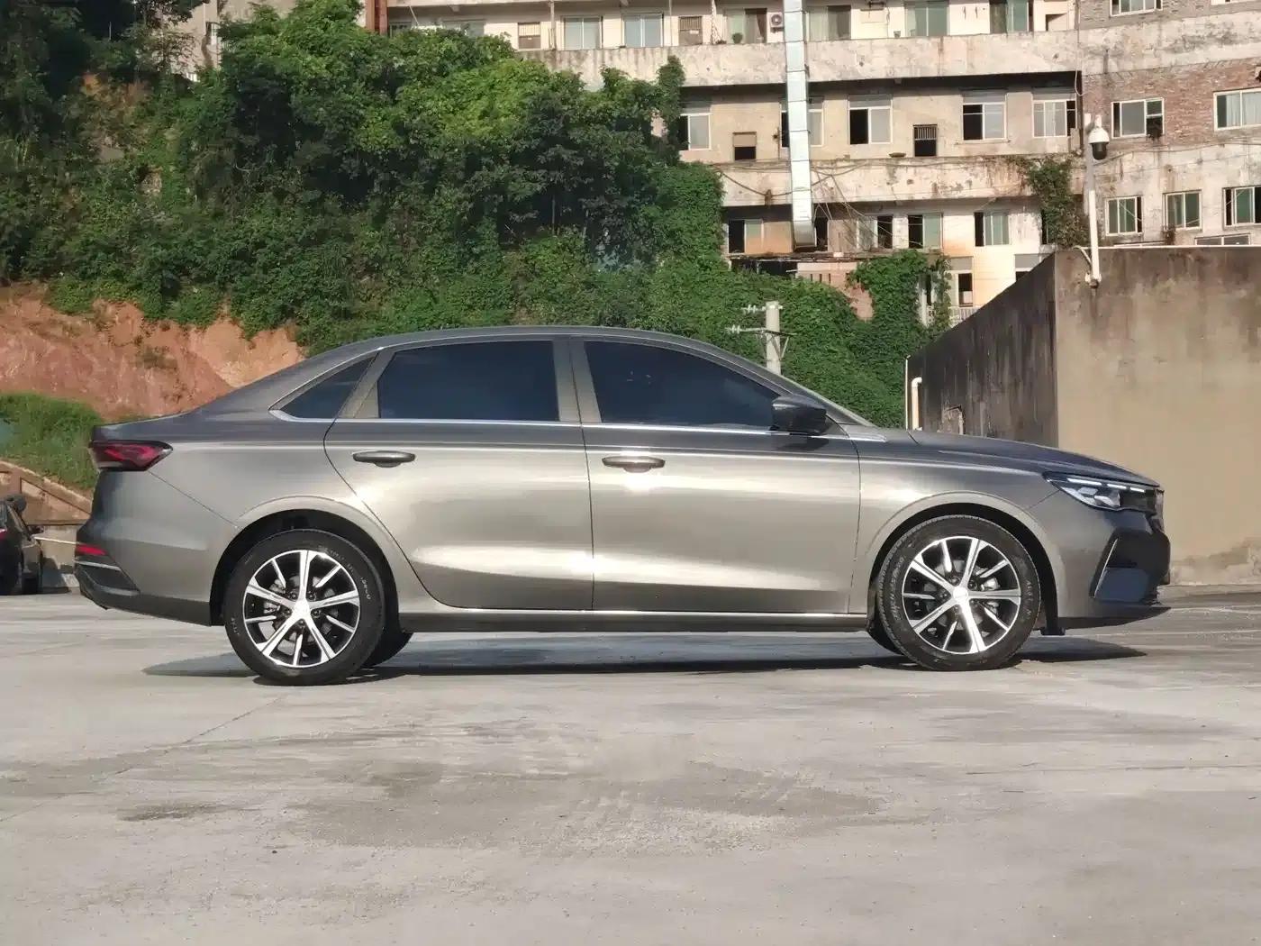 Geely Emgrand 2022 4th Generation 1.5L CVT Flagship Edition — миниатюра 8