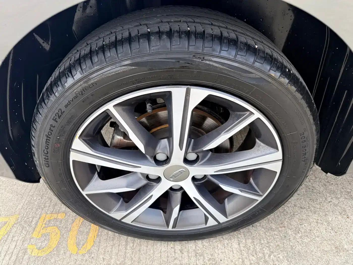 Geely Emgrand 2022 4th Generation 1.5L CVT Flagship Edition — миниатюра 5