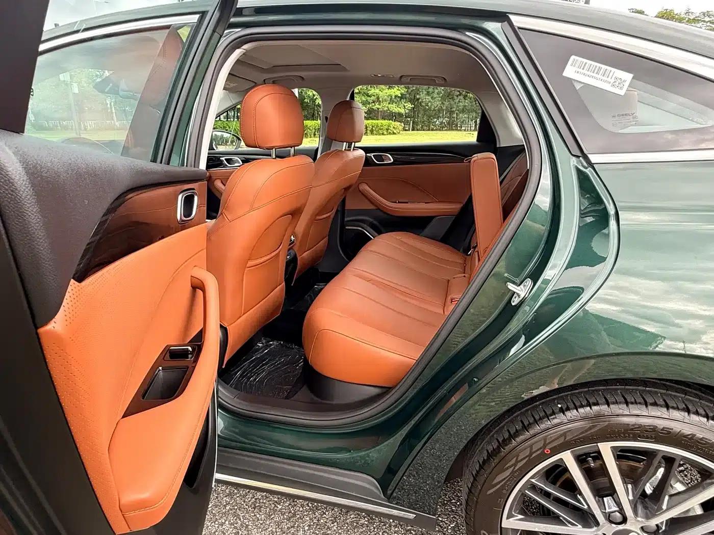 Geely Emgrand 2026 5th Generation 1.5T DCT Flagship Edition — миниатюра 11