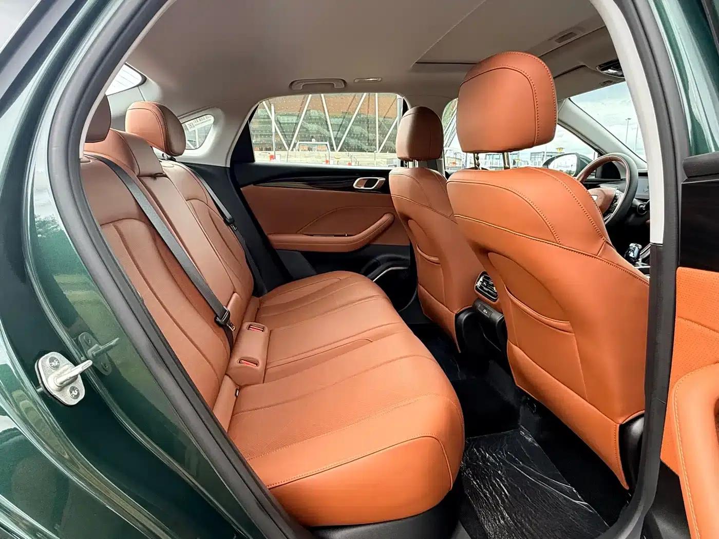 Geely Emgrand 2026 5th Generation 1.5T DCT Flagship Edition — миниатюра 12