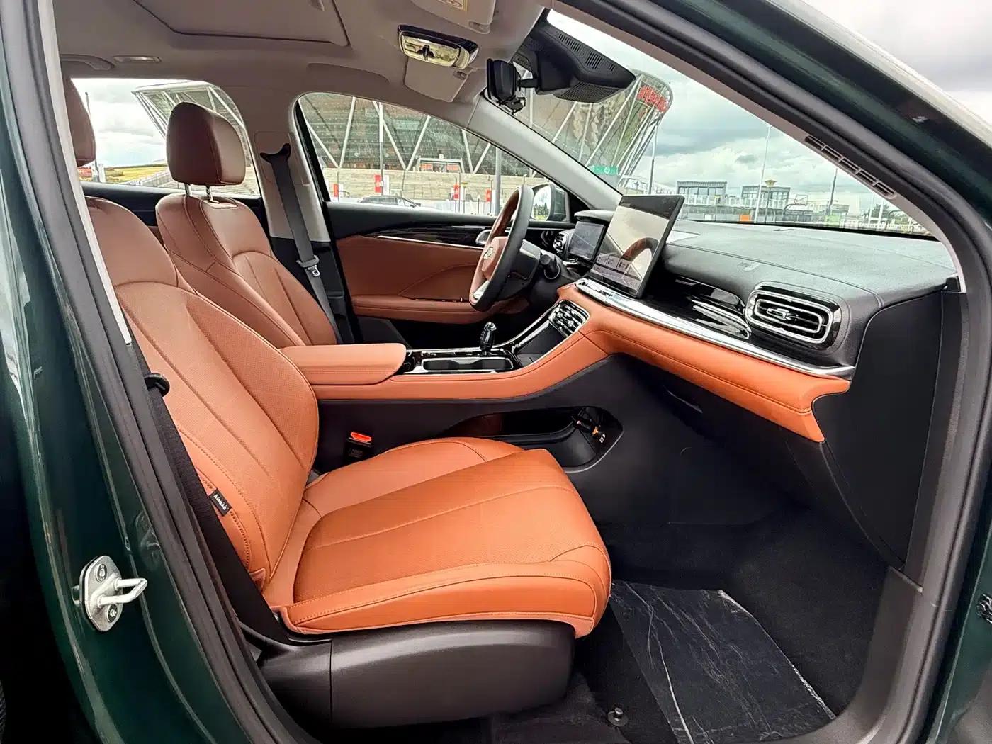 Geely Emgrand 2026 5th Generation 1.5T DCT Flagship Edition — миниатюра 13