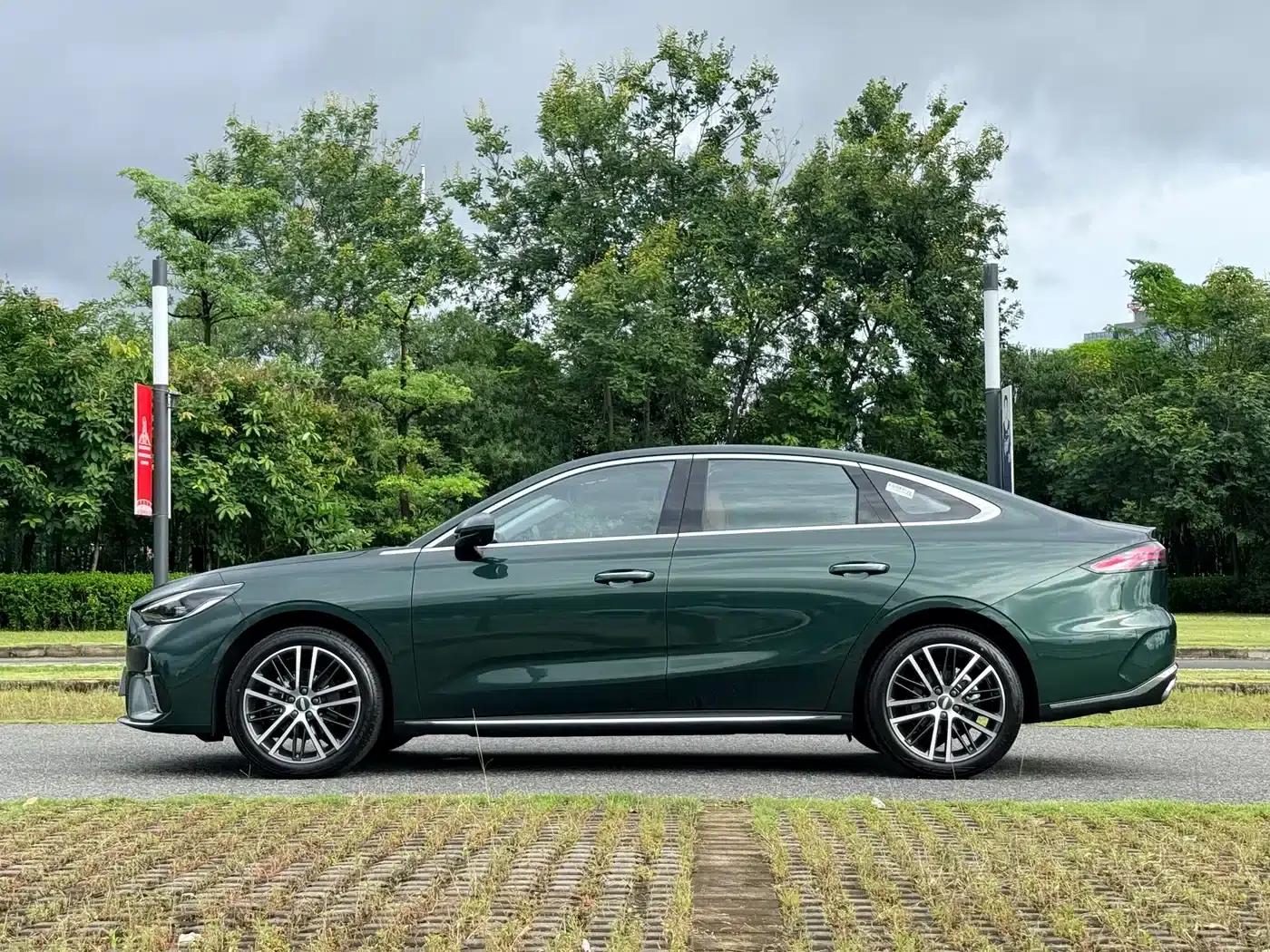 Geely Emgrand 2026 5th Generation 1.5T DCT Flagship Edition — миниатюра 4