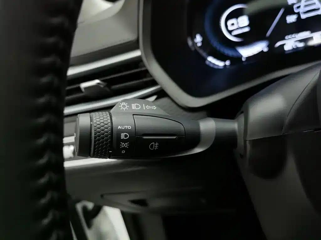 Geely Emgrand 2023 4th Generation Champion Edition 1.5L CVT Premium — миниатюра 21