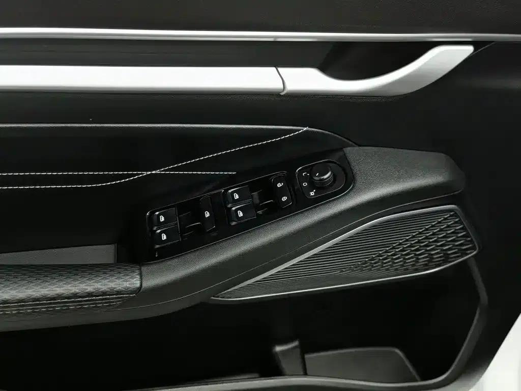 Geely Emgrand 2023 4th Generation Champion Edition 1.5L CVT Premium — миниатюра 9