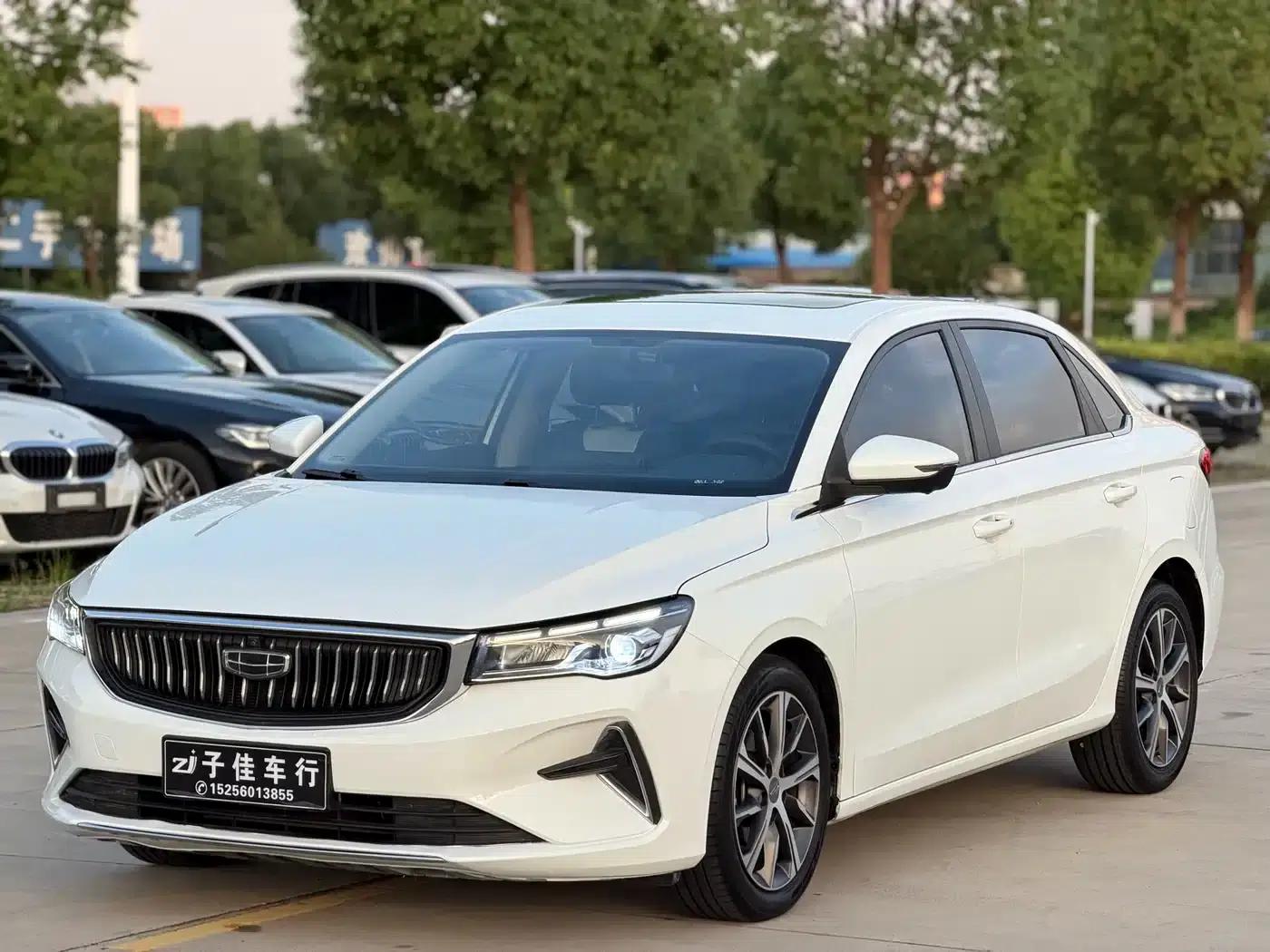 Geely Emgrand 2022 4th Generation 1.5L CVT Flagship Edition — миниатюра 1