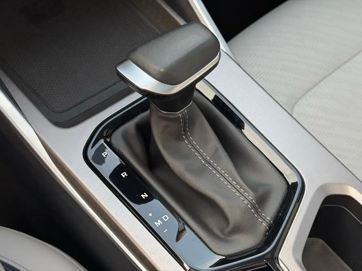 Geely Emgrand 2022 4th Generation 1.5L CVT Flagship Edition — миниатюра 16