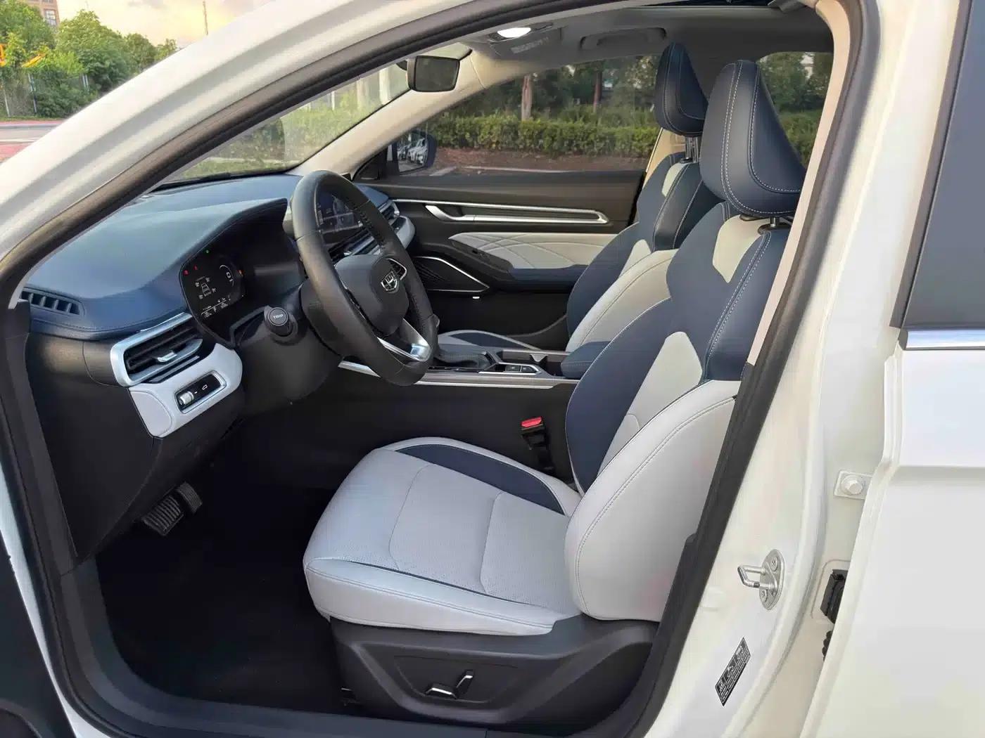 Geely Emgrand 2022 4th Generation 1.5L CVT Flagship Edition — миниатюра 7