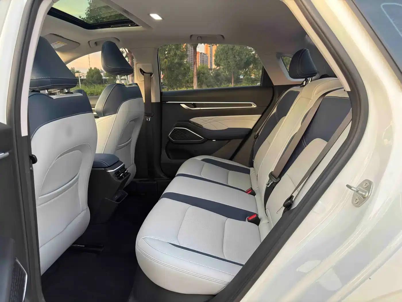 Geely Emgrand 2022 4th Generation 1.5L CVT Flagship Edition — миниатюра 9
