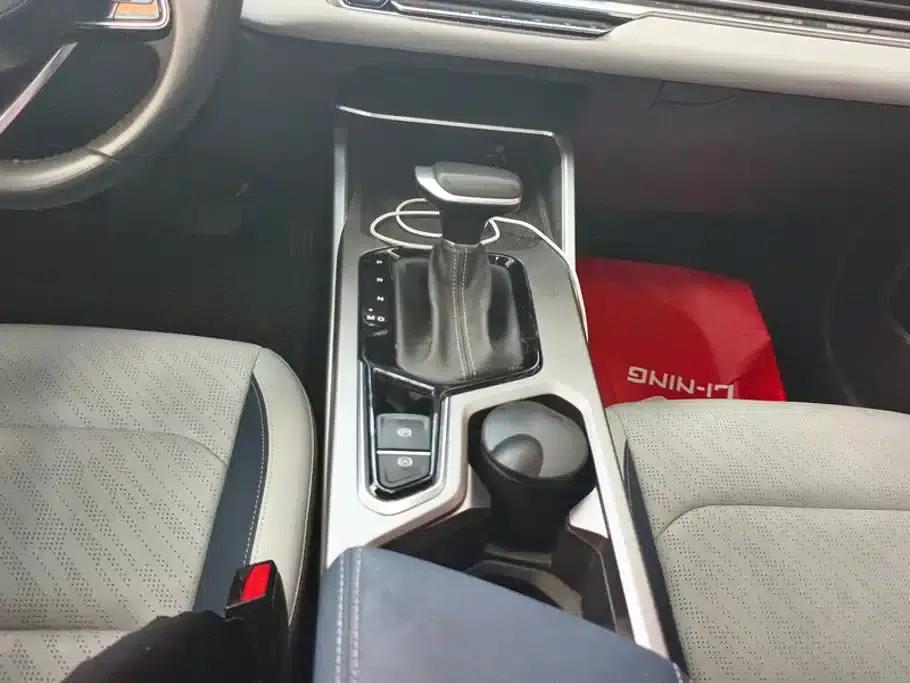 Geely Emgrand 2022 4th Generation 1.5L CVT Flagship Edition — миниатюра 16