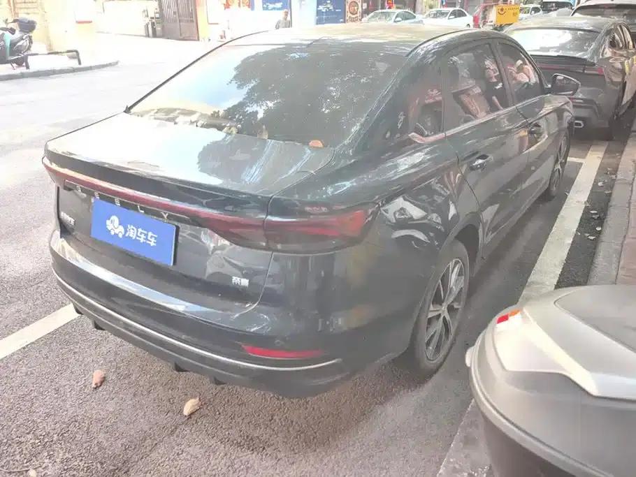 Geely Emgrand 2022 4th Generation 1.5L CVT Flagship Edition — миниатюра 3
