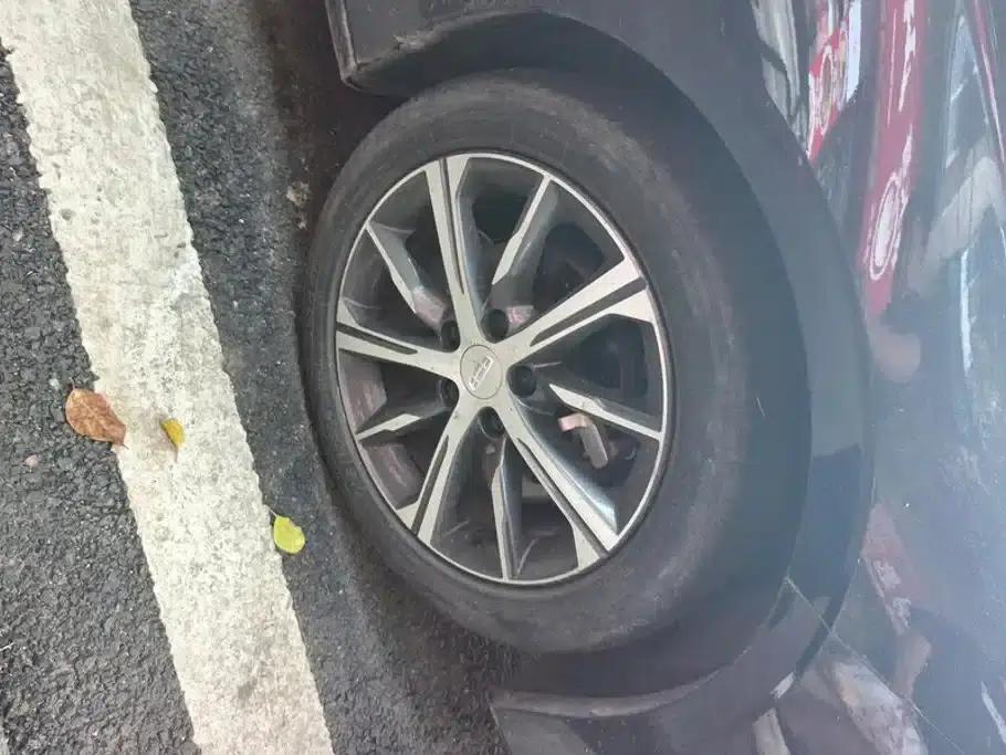 Geely Emgrand 2022 4th Generation 1.5L CVT Flagship Edition — миниатюра 6