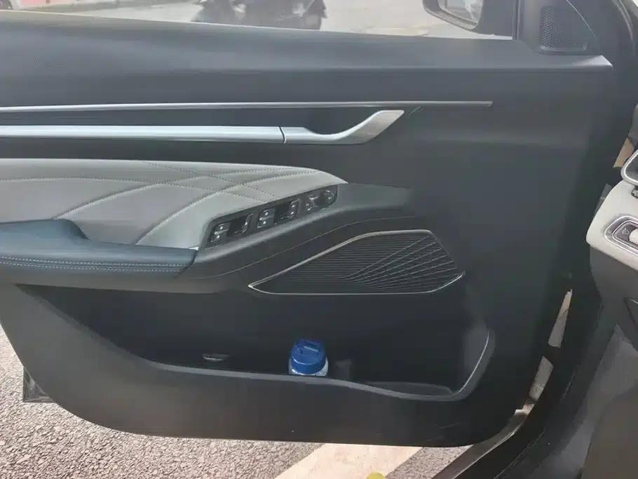 Geely Emgrand 2022 4th Generation 1.5L CVT Flagship Edition — миниатюра 7