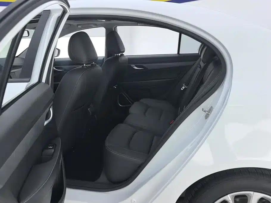 Geely Emgrand 2021 UP 1.5L CVT Luxury Edition — миниатюра 11