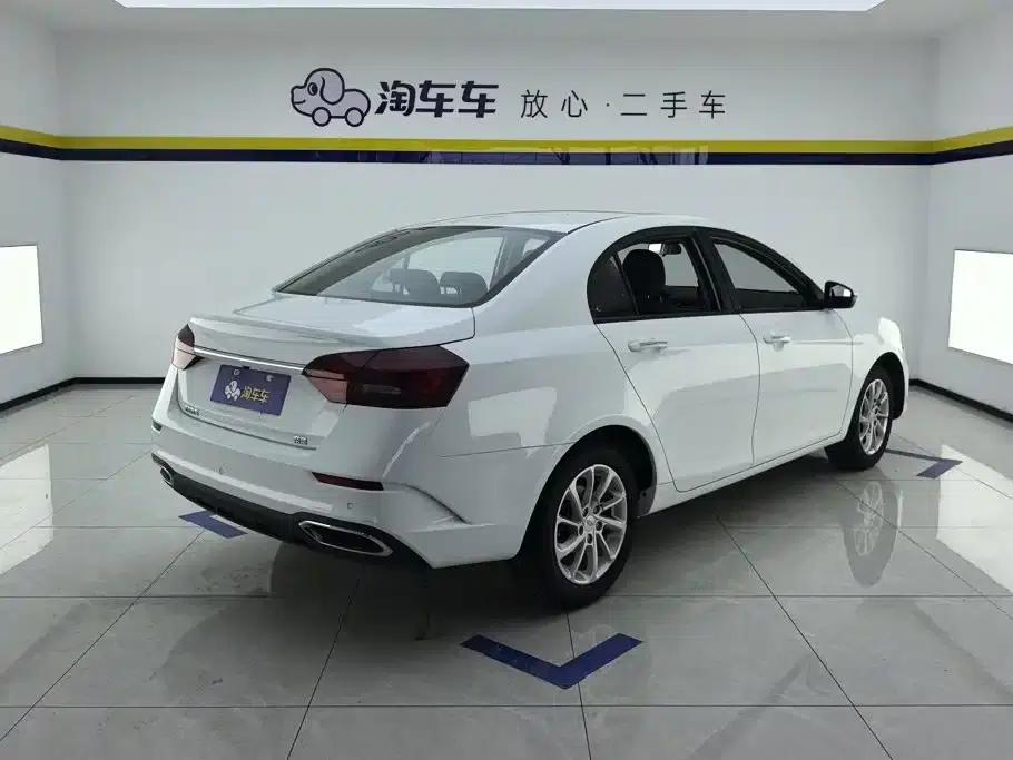 Geely Emgrand 2021 UP 1.5L CVT Luxury Edition — миниатюра 3
