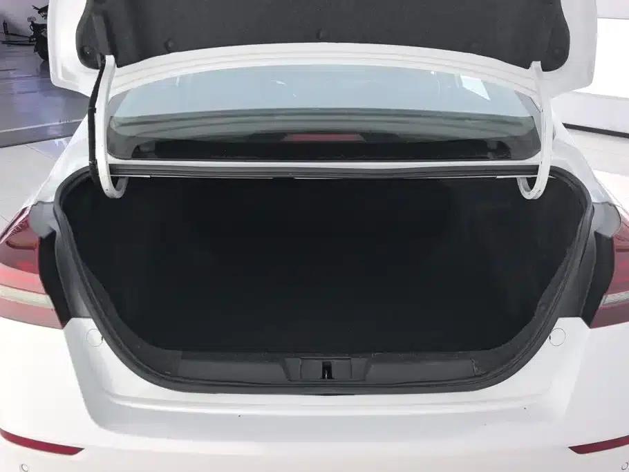 Geely Emgrand 2021 UP 1.5L CVT Luxury Edition — миниатюра 4