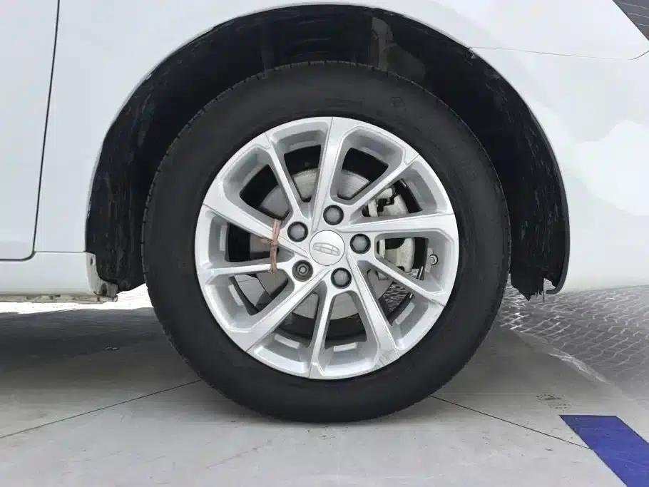 Geely Emgrand 2021 UP 1.5L CVT Luxury Edition — миниатюра 6